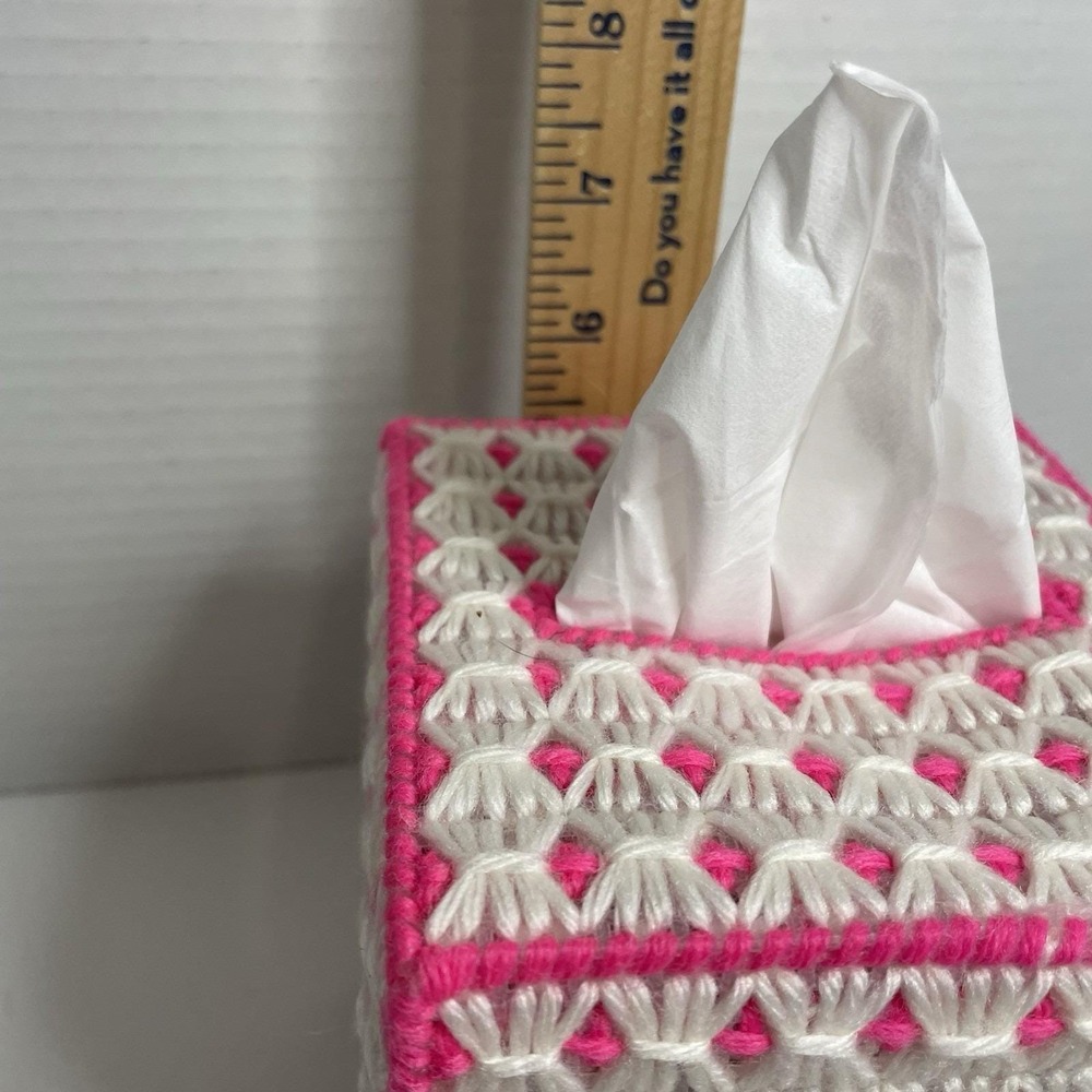 Handmade Needlepoint Plastic Canvas Pink/Green/White Yarn Tissue Box Granny Core - Picture 5 of 5